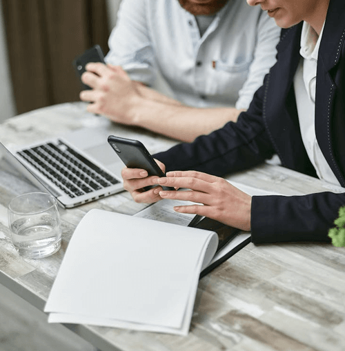 BTC +720 Neriva illustration de l'équipe de soutien